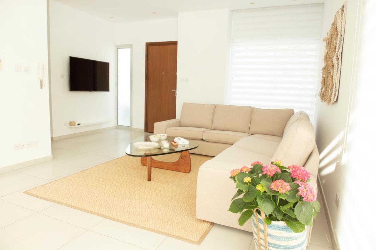 Touch Blue Residences لارنكا المظهر الخارجي الصورة